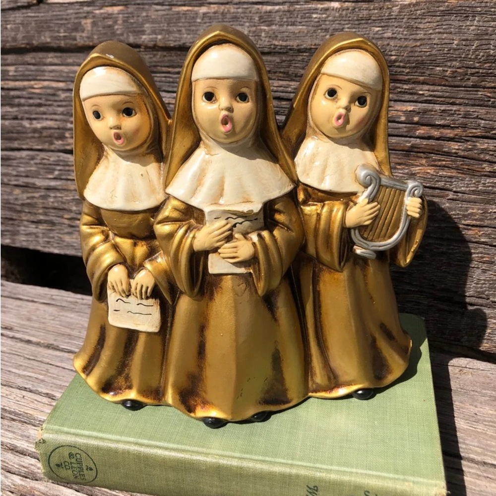 1960s gold Mache singing Nuns Mid Century music box -not working-vintage Japan